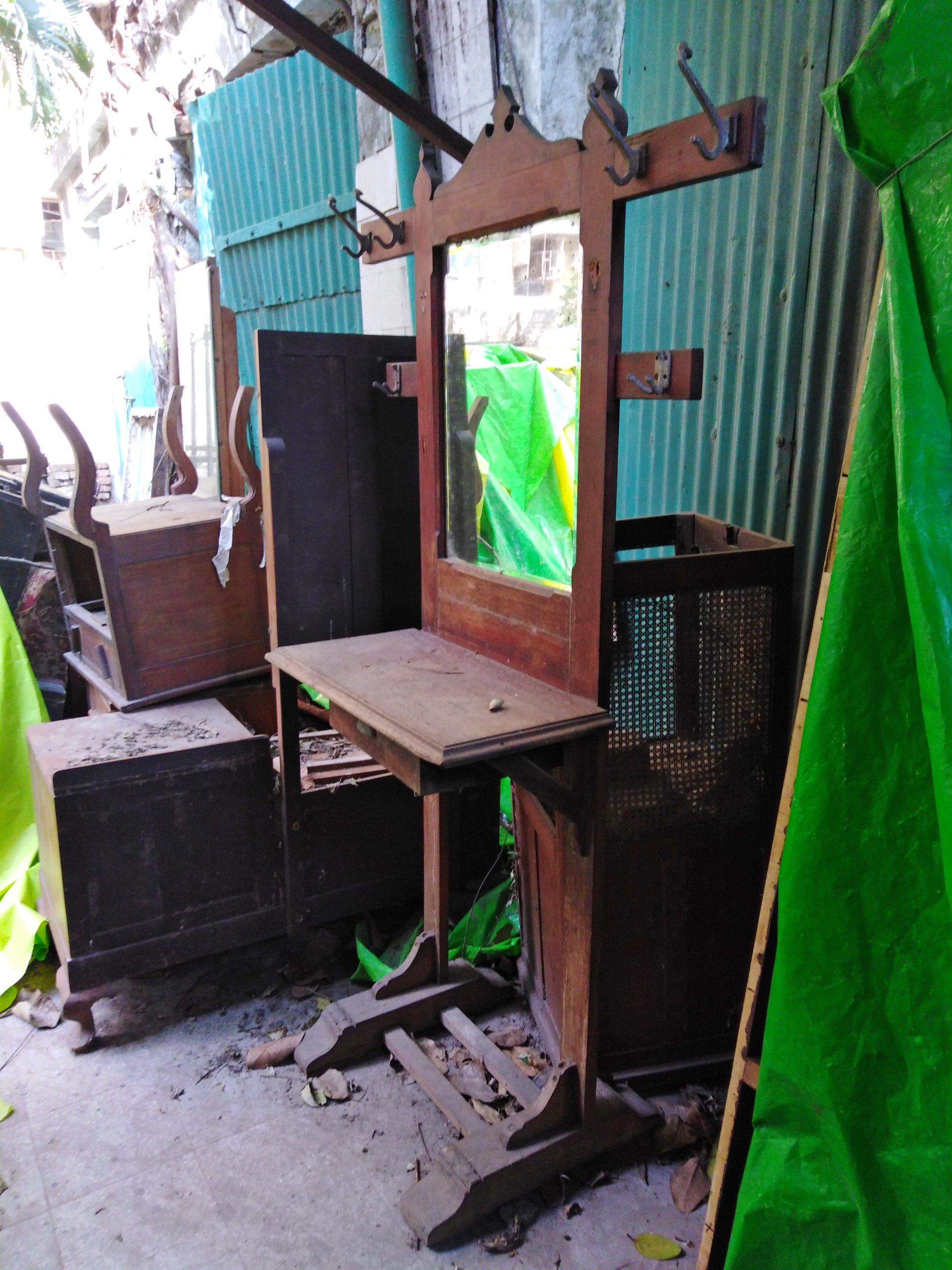 Stehgardarobe Teak Holz Antik