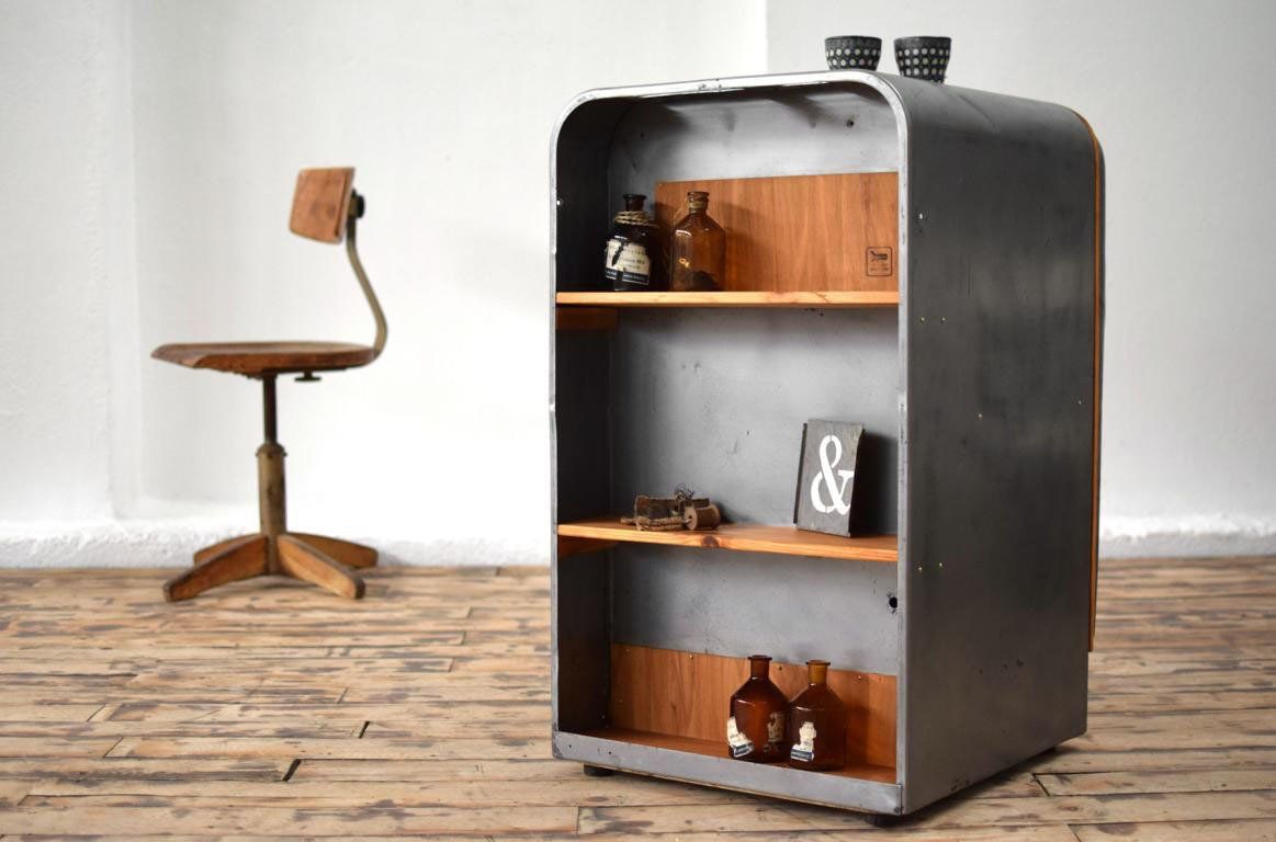 Rückseite DDR Kristall Kühlschrank mit Holz