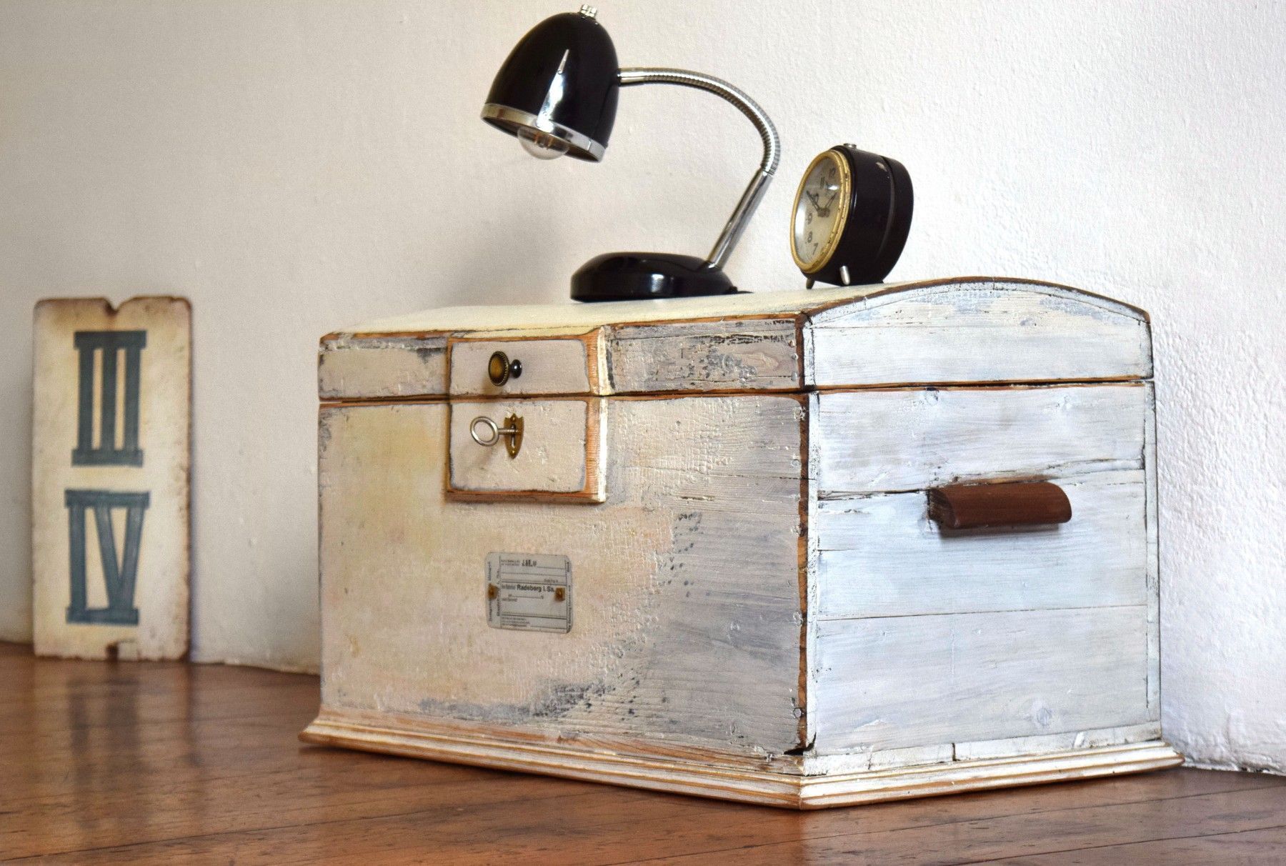 Truhe Kiste mit Deckel Antik Holz Alt Vintage Weiß Shabby Jackels Erkelenz Landhaus