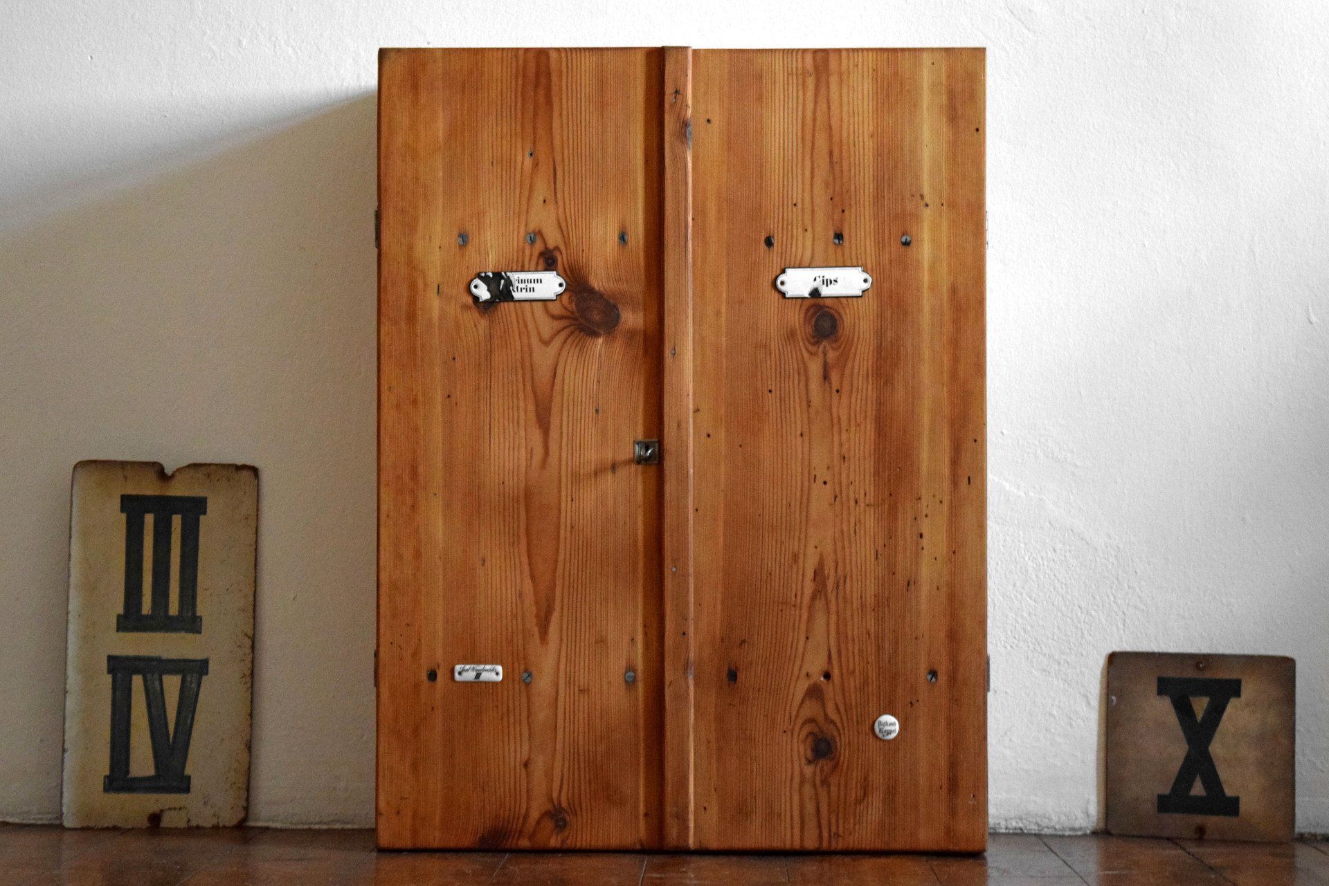 Wandschrank Antik Doppelschrank aus Holz