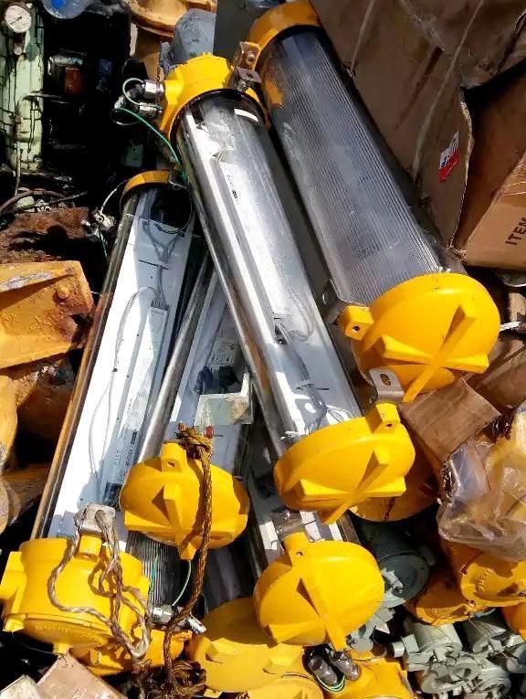 explosionsgeschützte Lampen auf der Abwrackwerft Alang