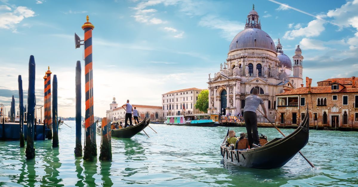 &iexcl;Descubre la magia de Europa en un viaje inolvidable de 17 d&iacute;as! Esta experiencia &uacute;nica te llevar&aacute; a trav&eacute;s de cuatro pa&iacute;ses llenos de historia, cultura y paisajes impresionantes. Desde Madrid hasta la m&iacute;stica Ciudad del Vaticano.