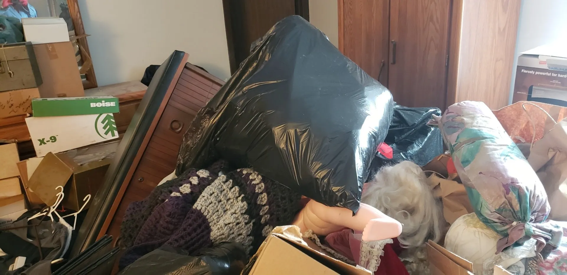 Cluttered Room — Chicago, Suburbs, & Northwest Indiana — All Clear Clean Out & Junk Removal Services