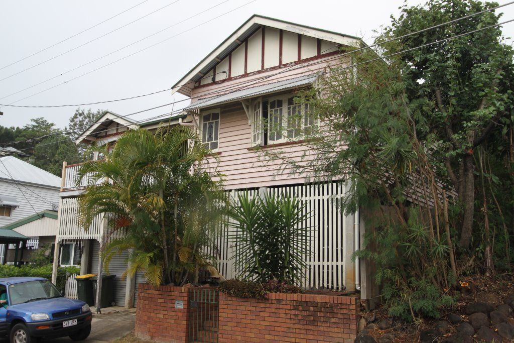Brick House With a White Balcony โ Peterson Property Valuations, Caloundra West, QLD