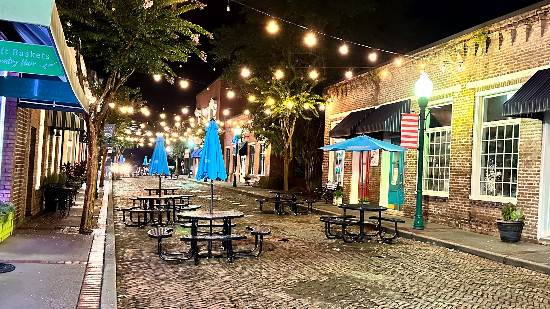 Bars & Nightlife in Summerville