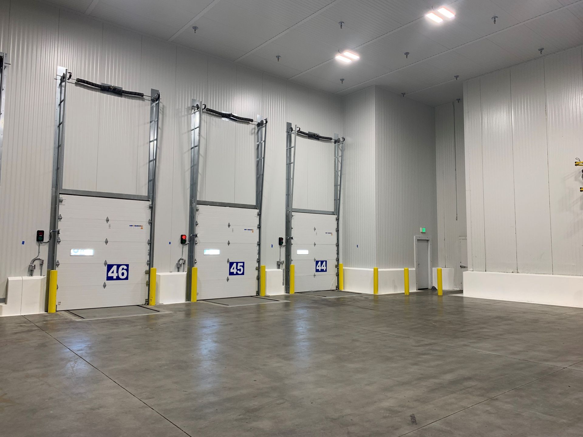 Insulated Vertical Lifts