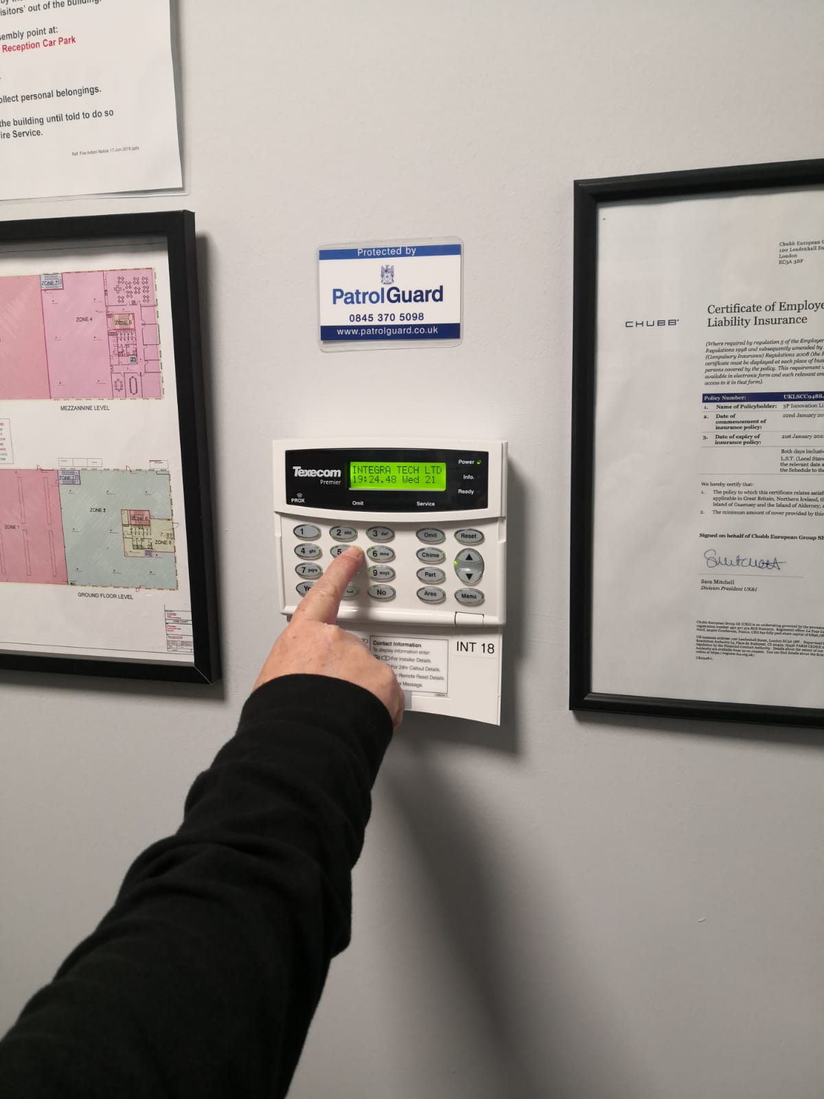 Key holding and alarm response