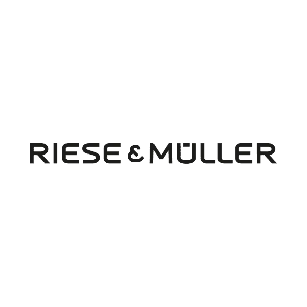 Riese & Müller-logo in zwarte tekst.