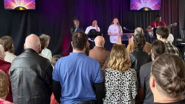 youth leading worship