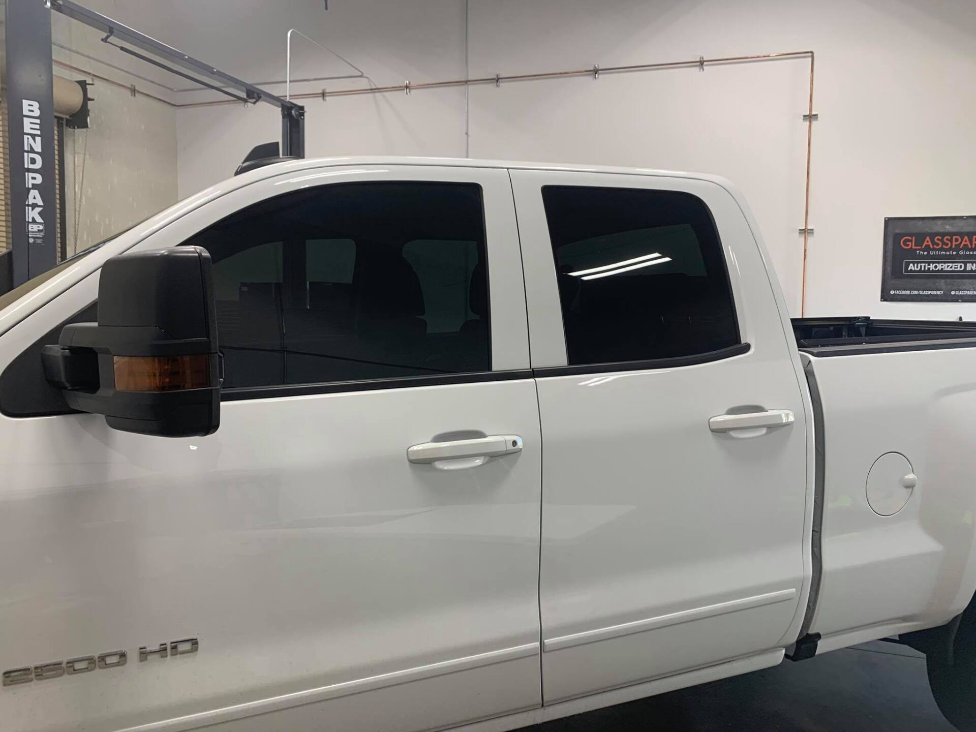 car's windows, window tint service