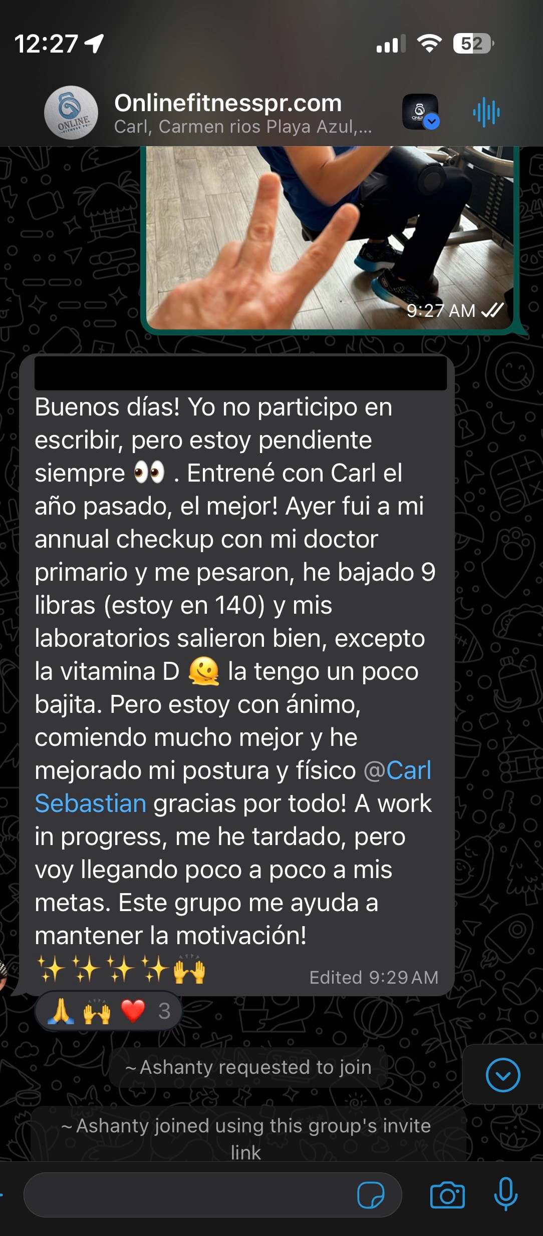 Dark-mode chat screenshot with a dancing cat image and a long text message in Spanish.