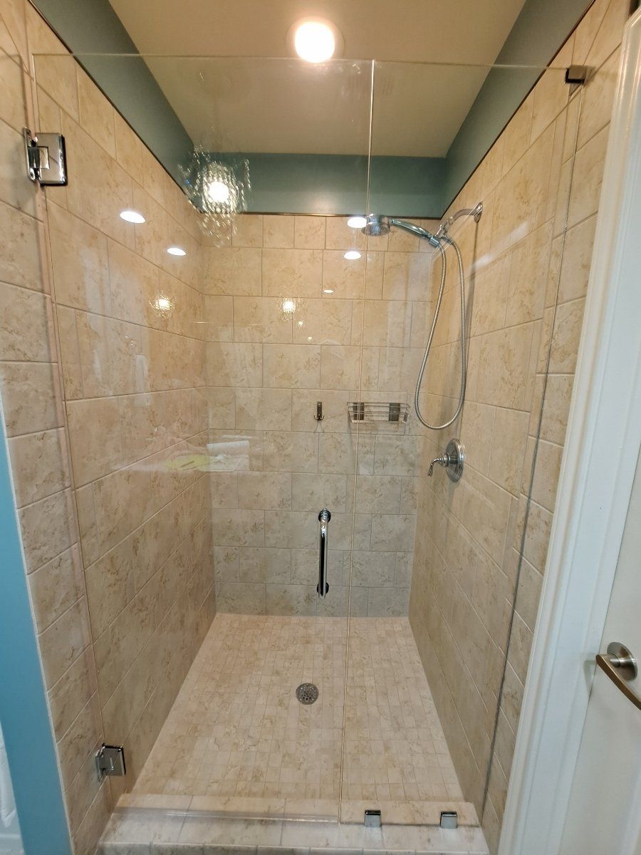 glass shower doors 