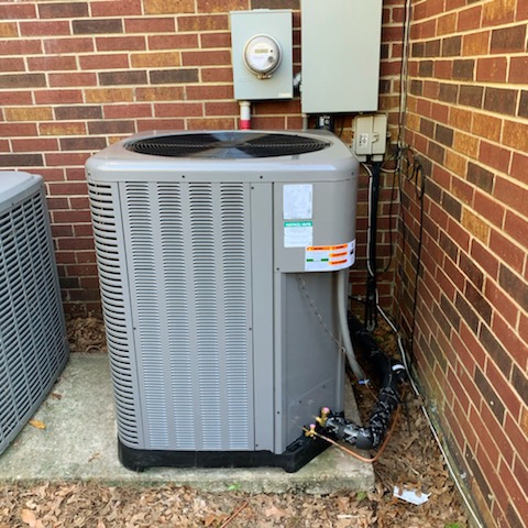 Residential heat pump installation by Houston Admiral.