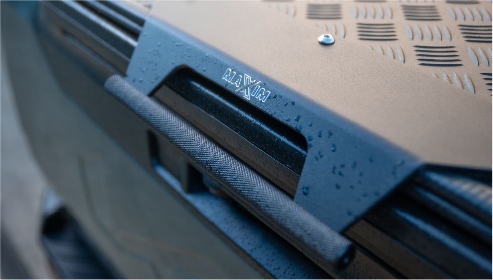 MAXIM Hard Lid Knurled Handle