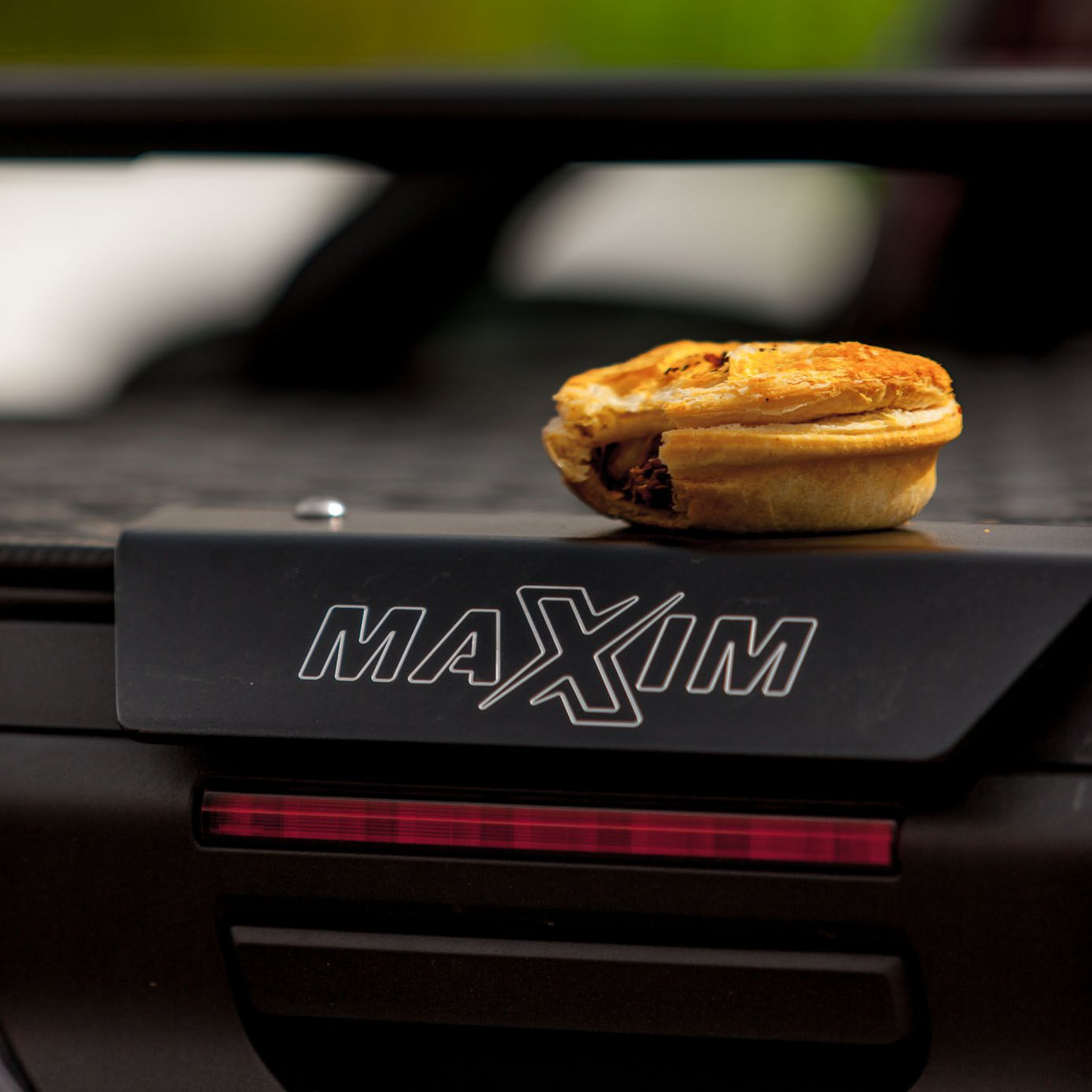 Kia Tasman MAXIM Hard Lids knurled handle to match interior styling.