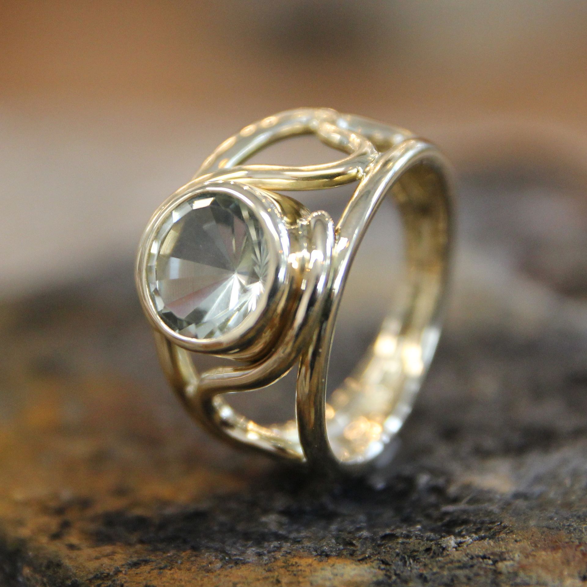 Gouden ring met groene kwarts