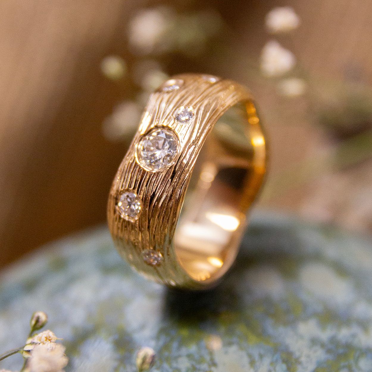 Gouden ring met diamanten
