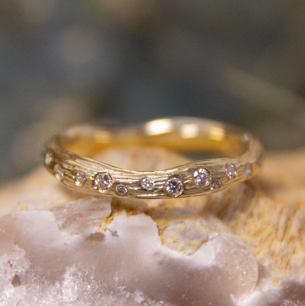 Gouden ring met diamanten