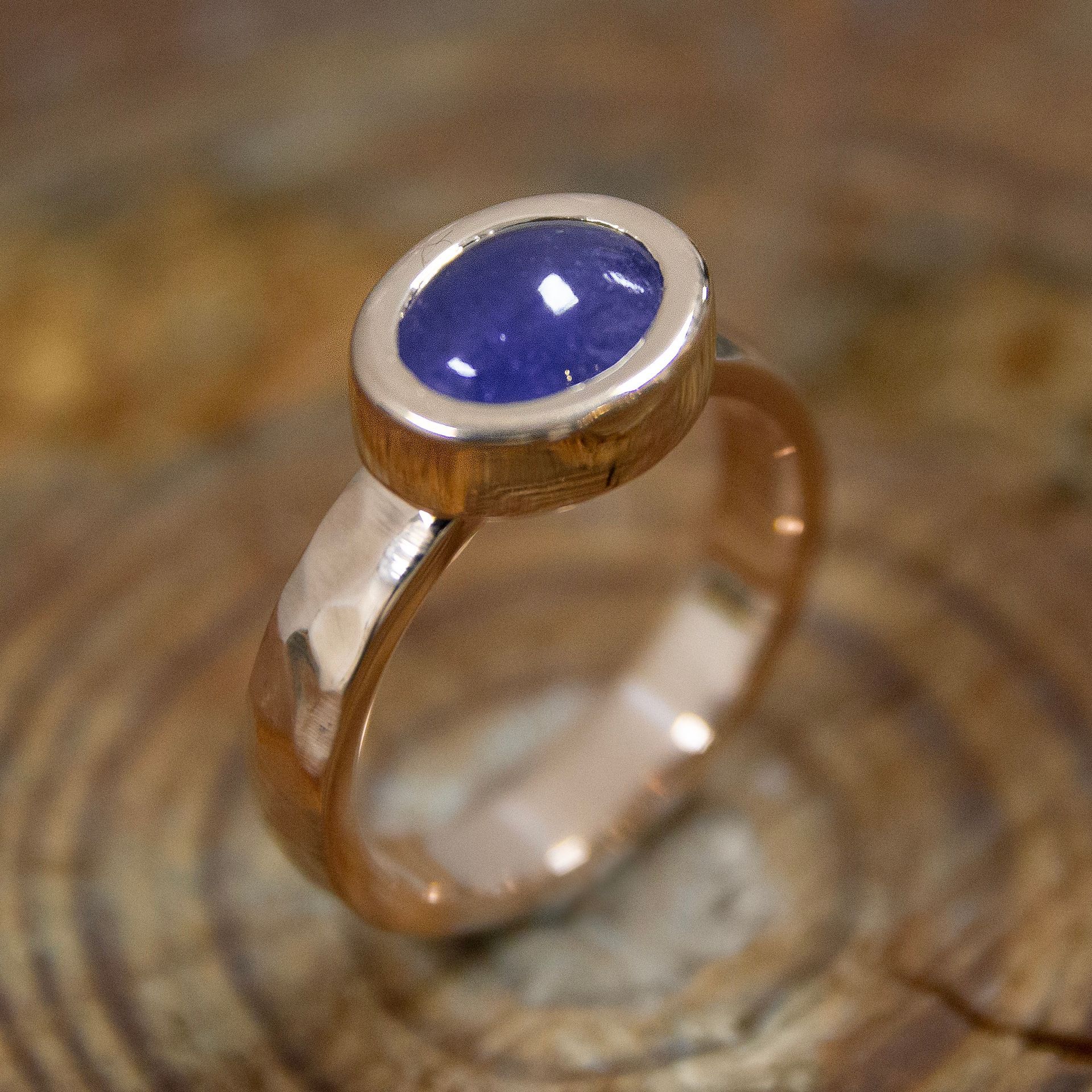 Gouden ring met tanzaniet