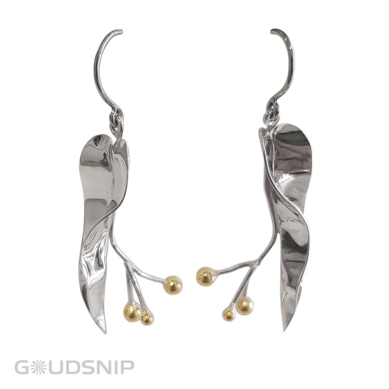 Zilveren oorsieraden met goud. Geïnspireerd door lindebloesem