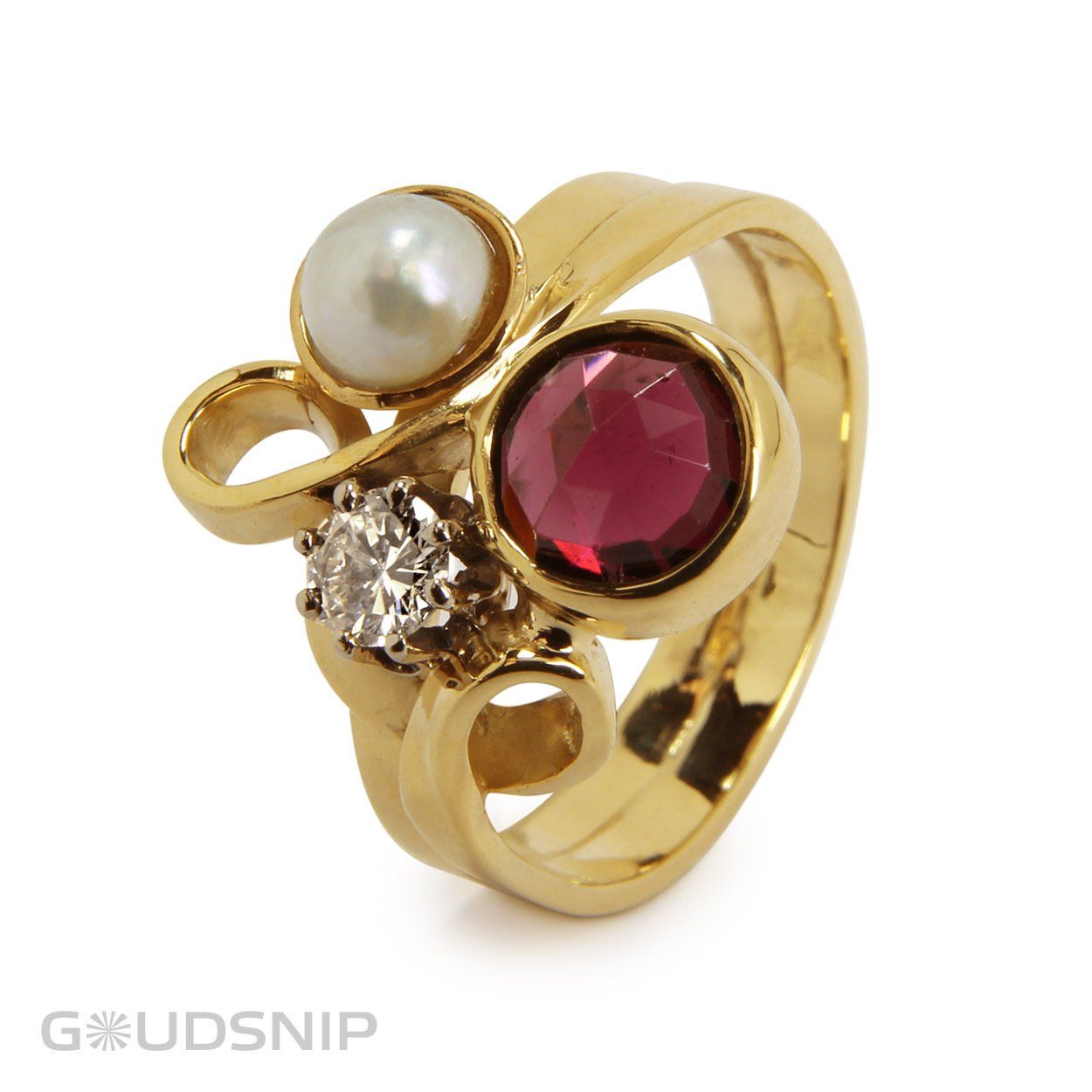 Gouden ring met diamant, parel en granaat