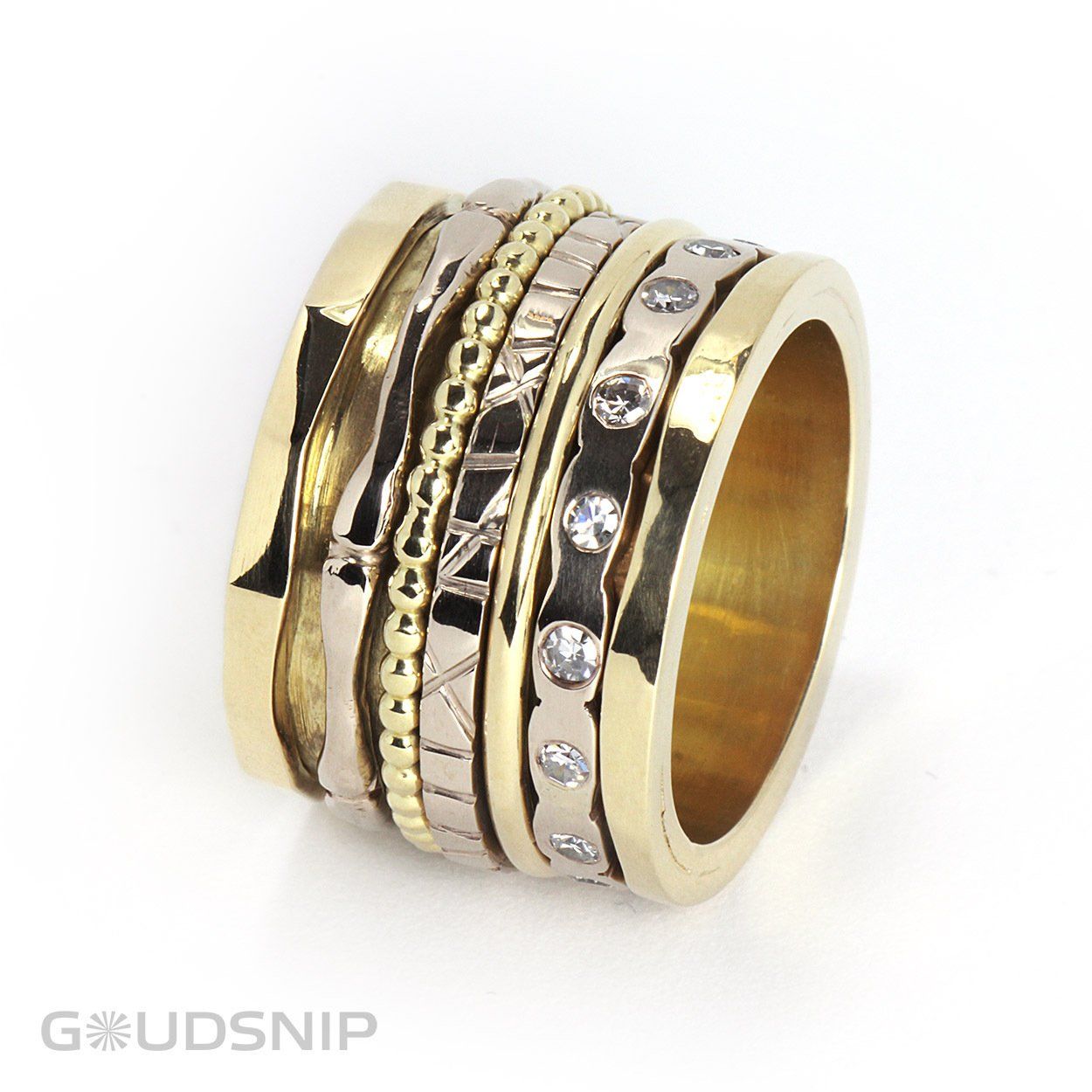 Ring gemaakt van oud goud