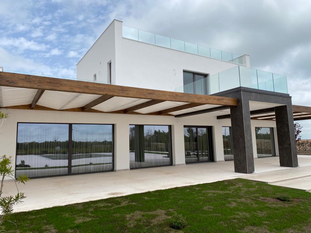 Bioclimatic pergola