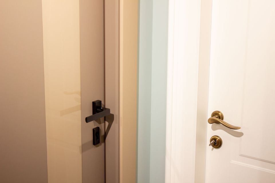 Doors with aluminum handles