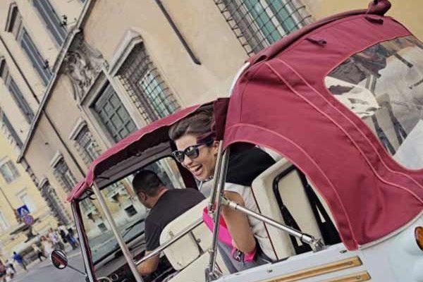 Rome: Full-Day Tour by Ape Calessino.