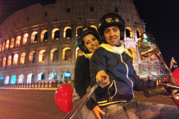 Rome: Nighttime Vespa Rental