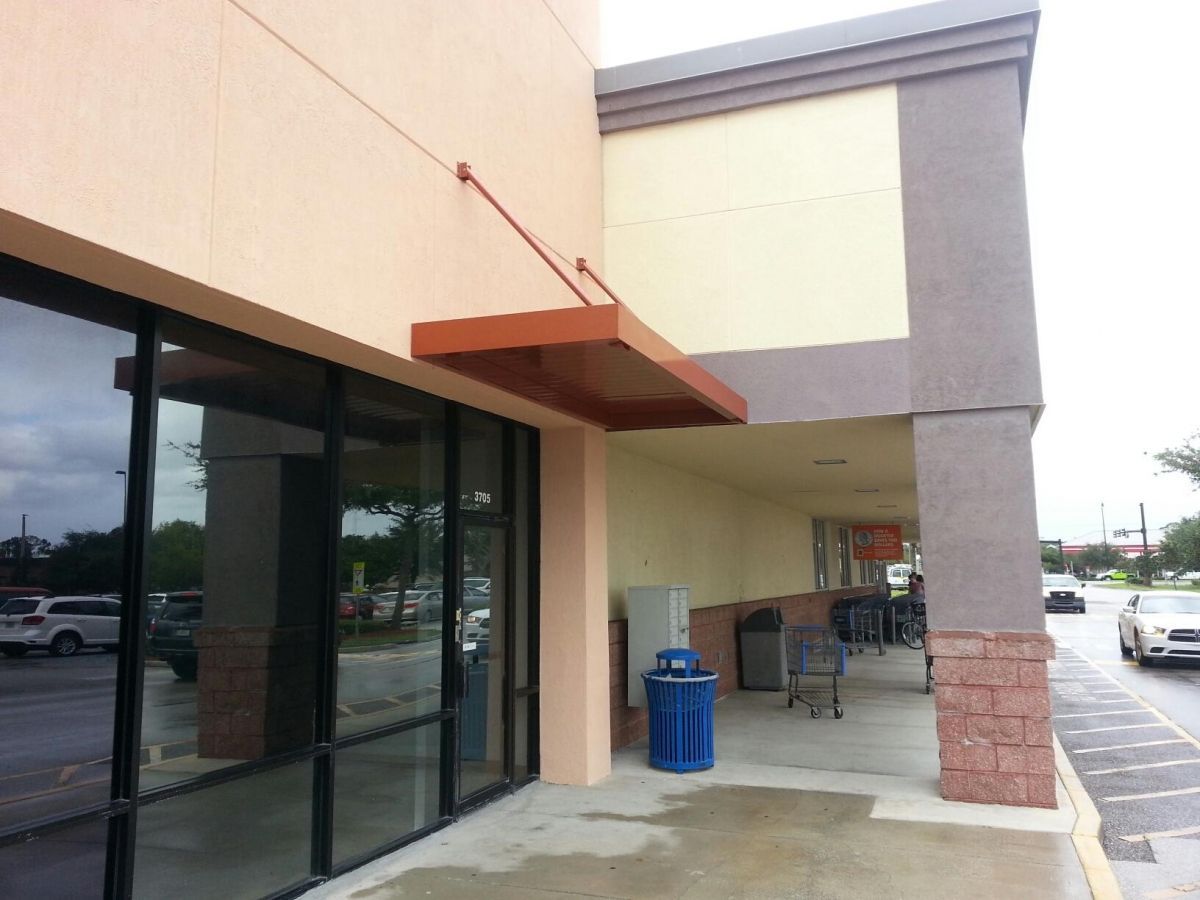 White And Black House Market Awnings - Jacksonville, FL - Boree Canvas Unlimited