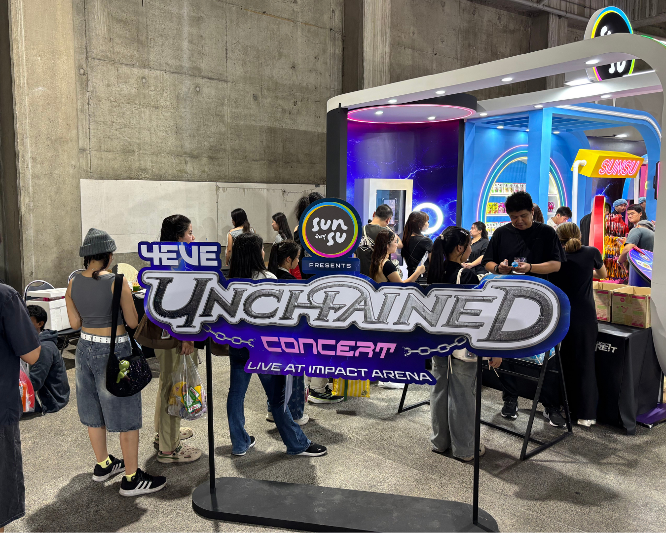 บรรยากาศบูธงาน 4EVE UNCHAINED CONCERT