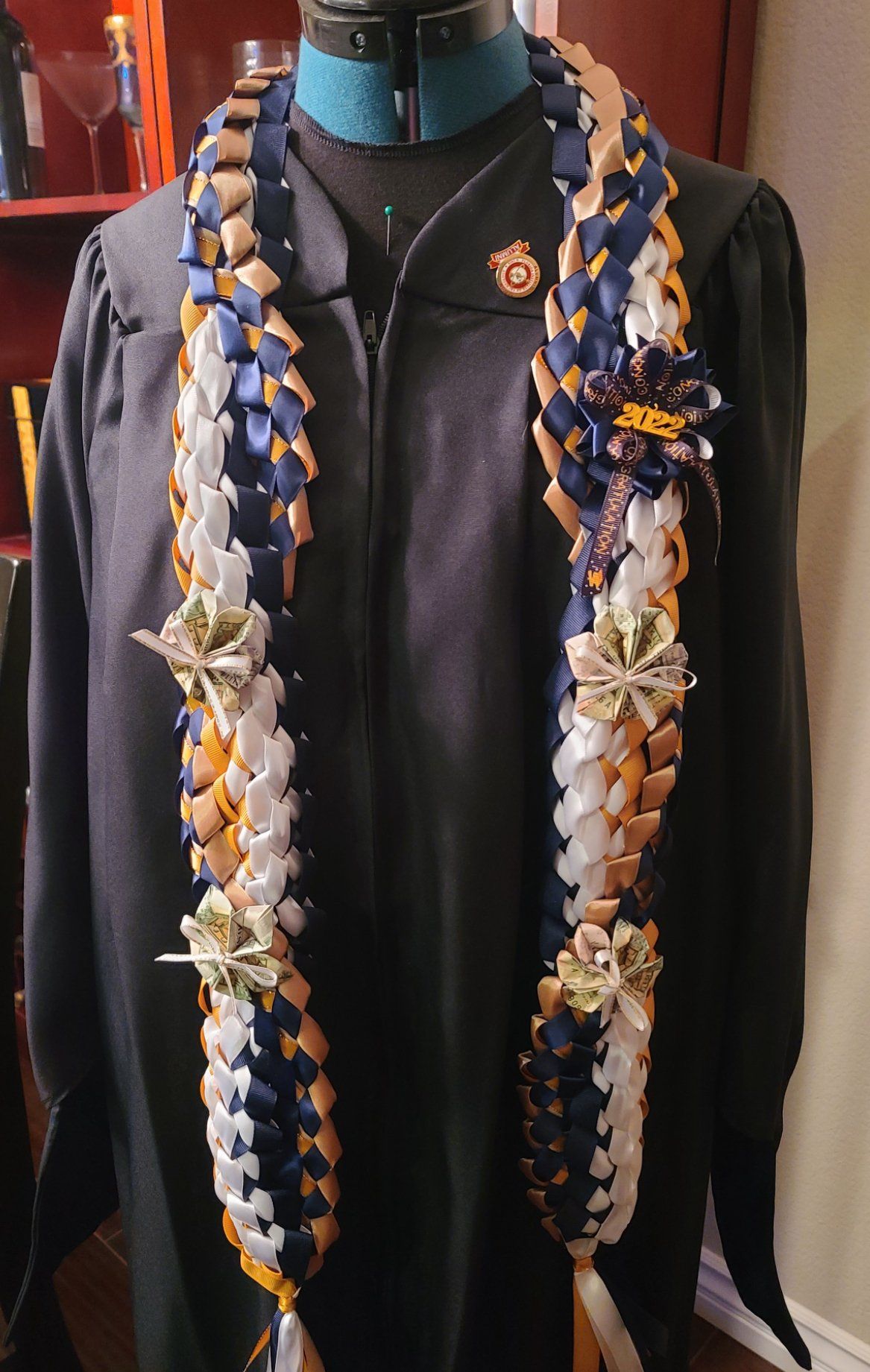 Sash, open lei