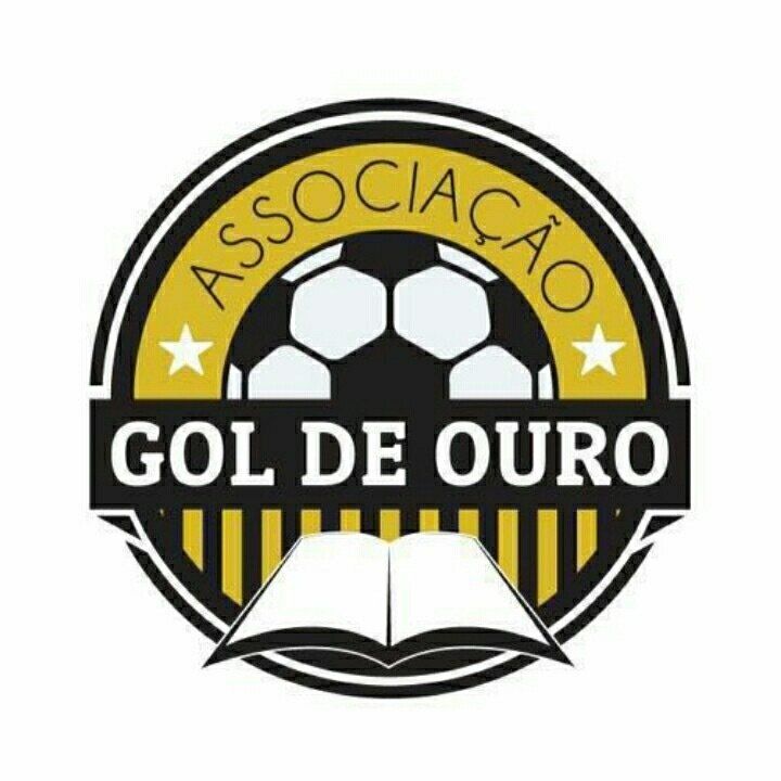 Um logotipo para o gol de ouro com uma bola de futebol e um livro aberto