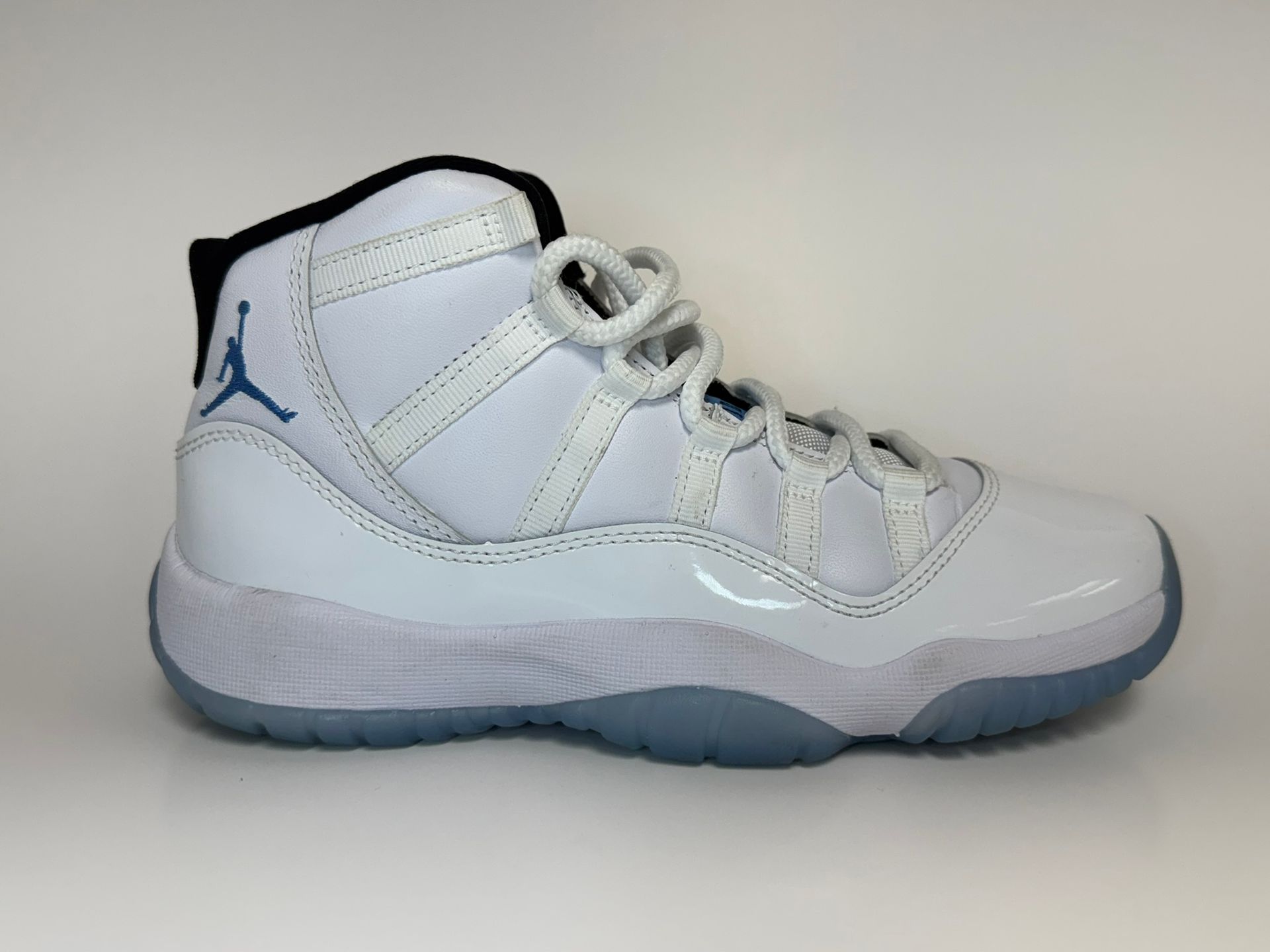 Nike Air Jordan 11 Retro- Legend Blue