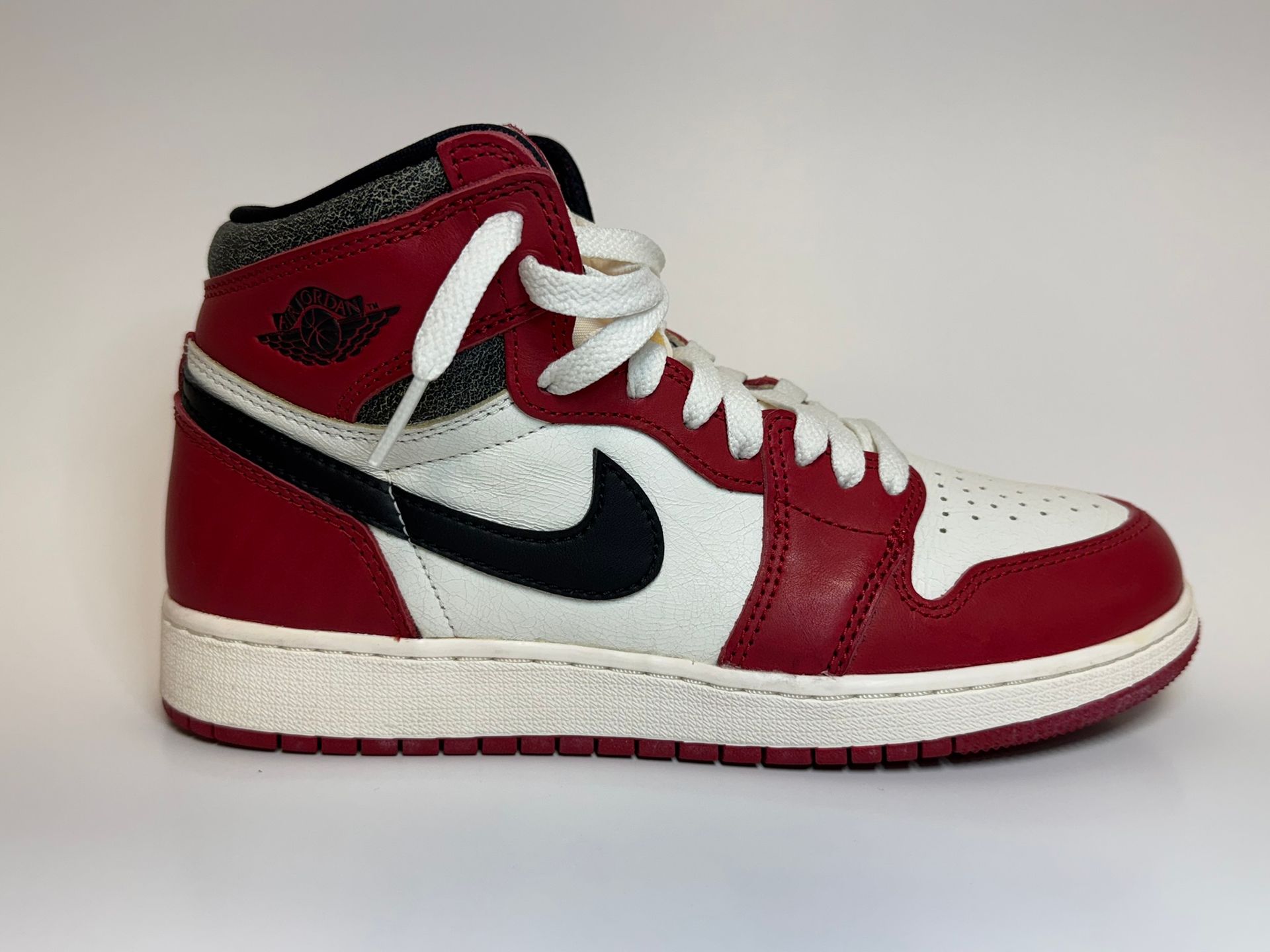 Nike Air Jordan 1 Retro High OG - Lost & Found