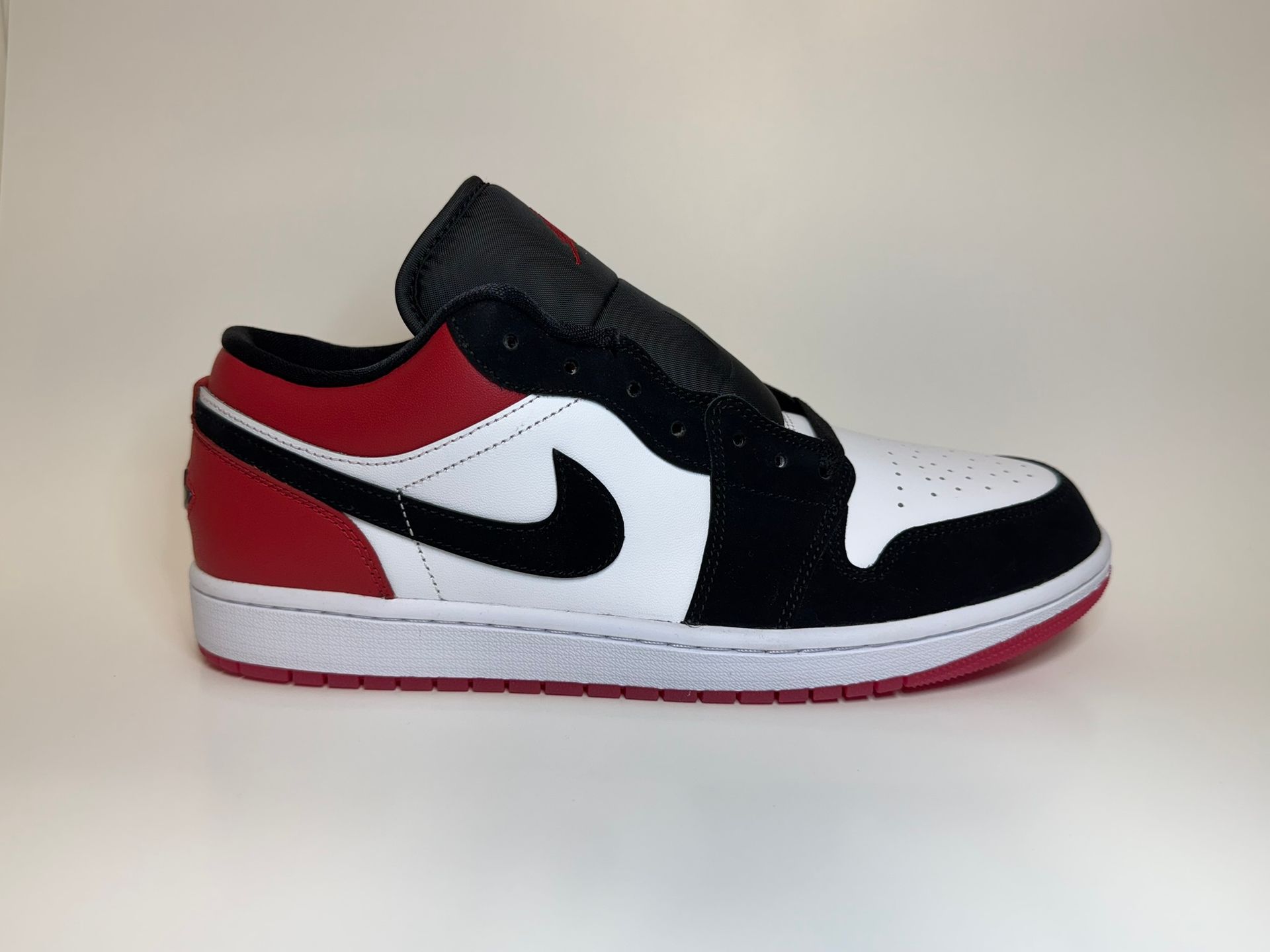 Nike Air Jordan 1 Low SE - Black Toe