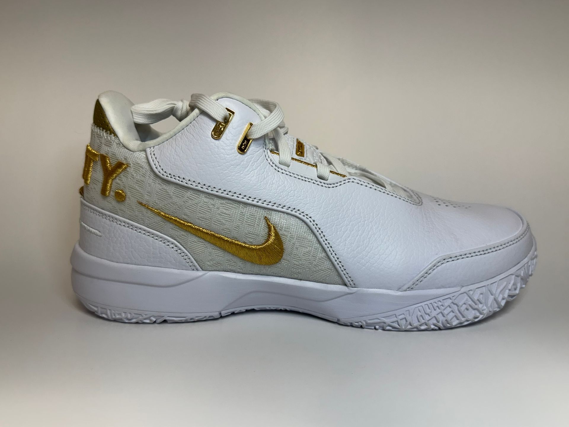 Nike Zoom LeBron NXXT Gen AMPD - White/Gold