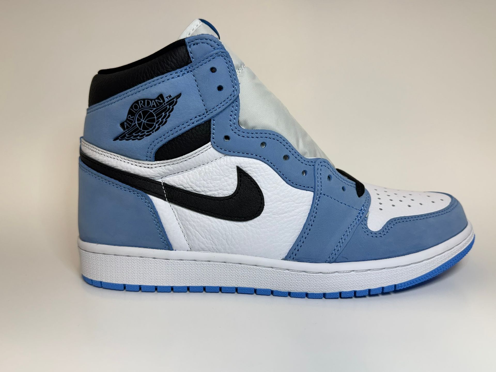 Nike Air Jordan 1 Retro High OG - University Blue