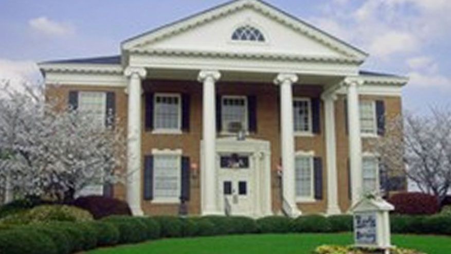 Hart's on Cherry Street | Macon Funeral Home | Macon, GA 31201
