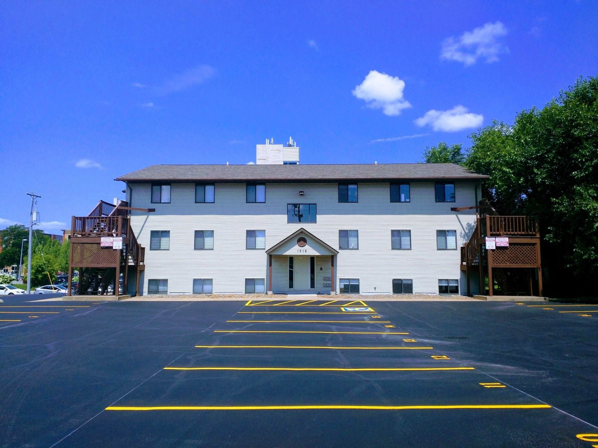 Five Bedroom Student Housing & Rentals La Crosse, WI
