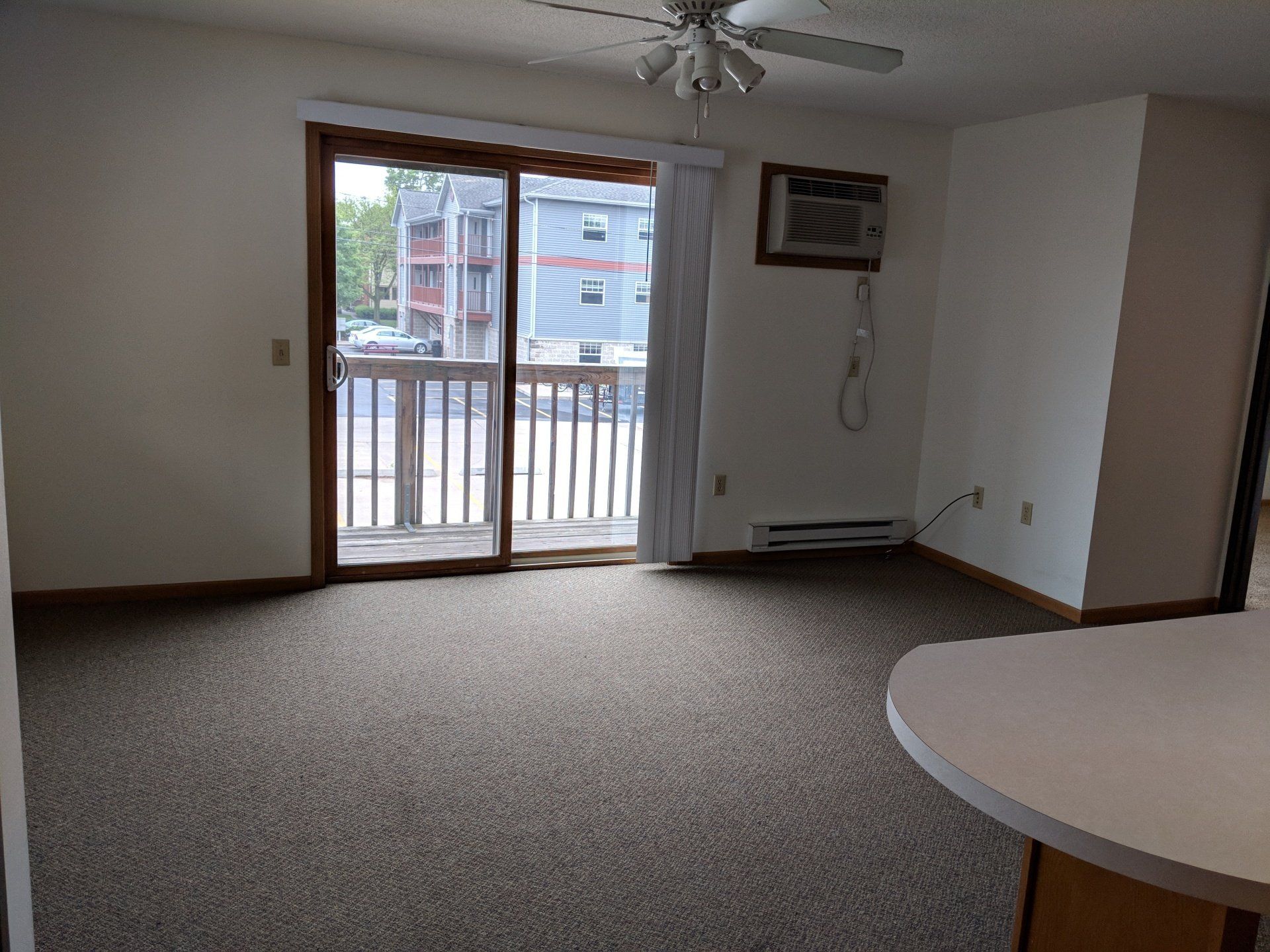 1122 Vine