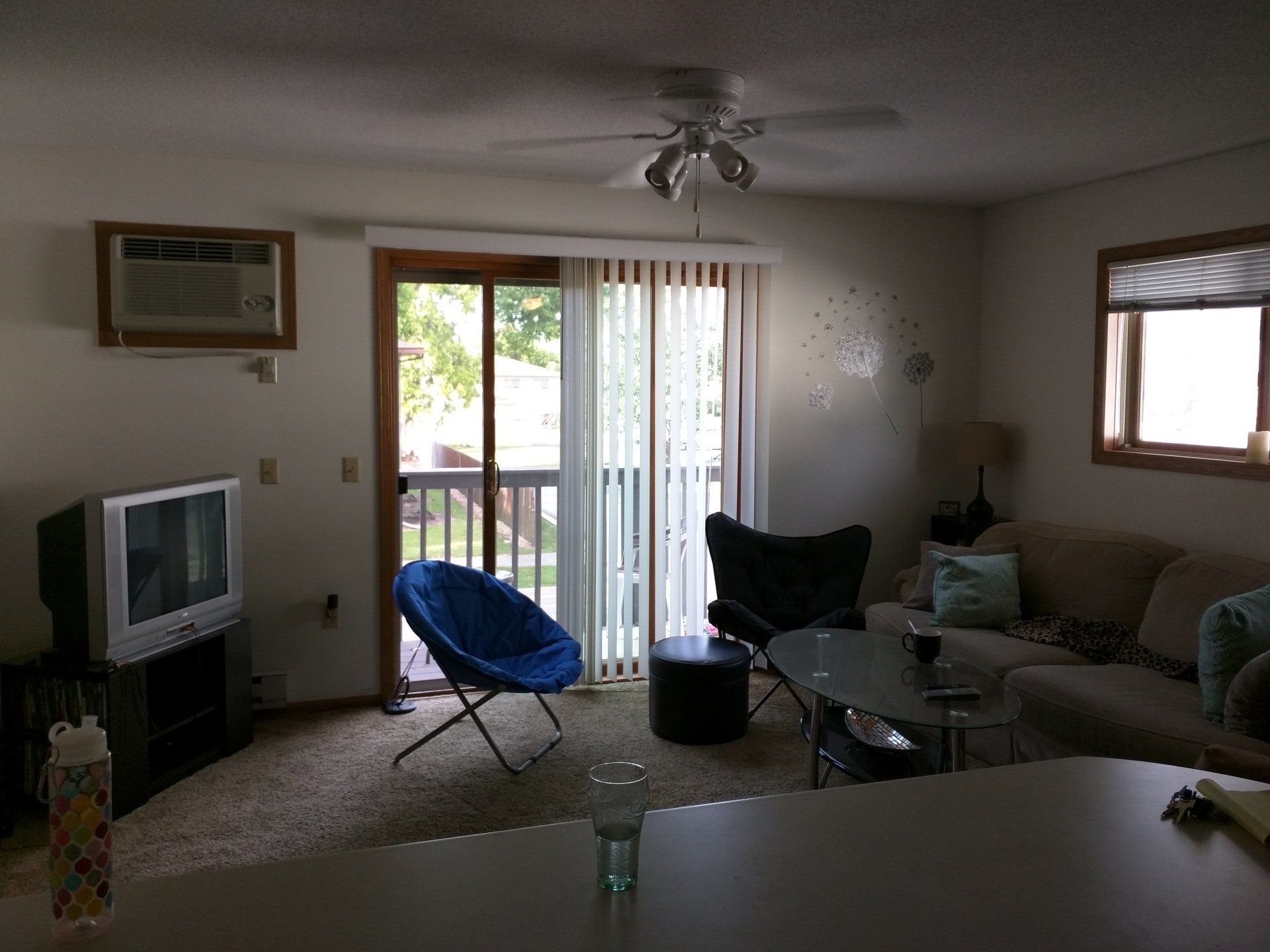 1122 Vine