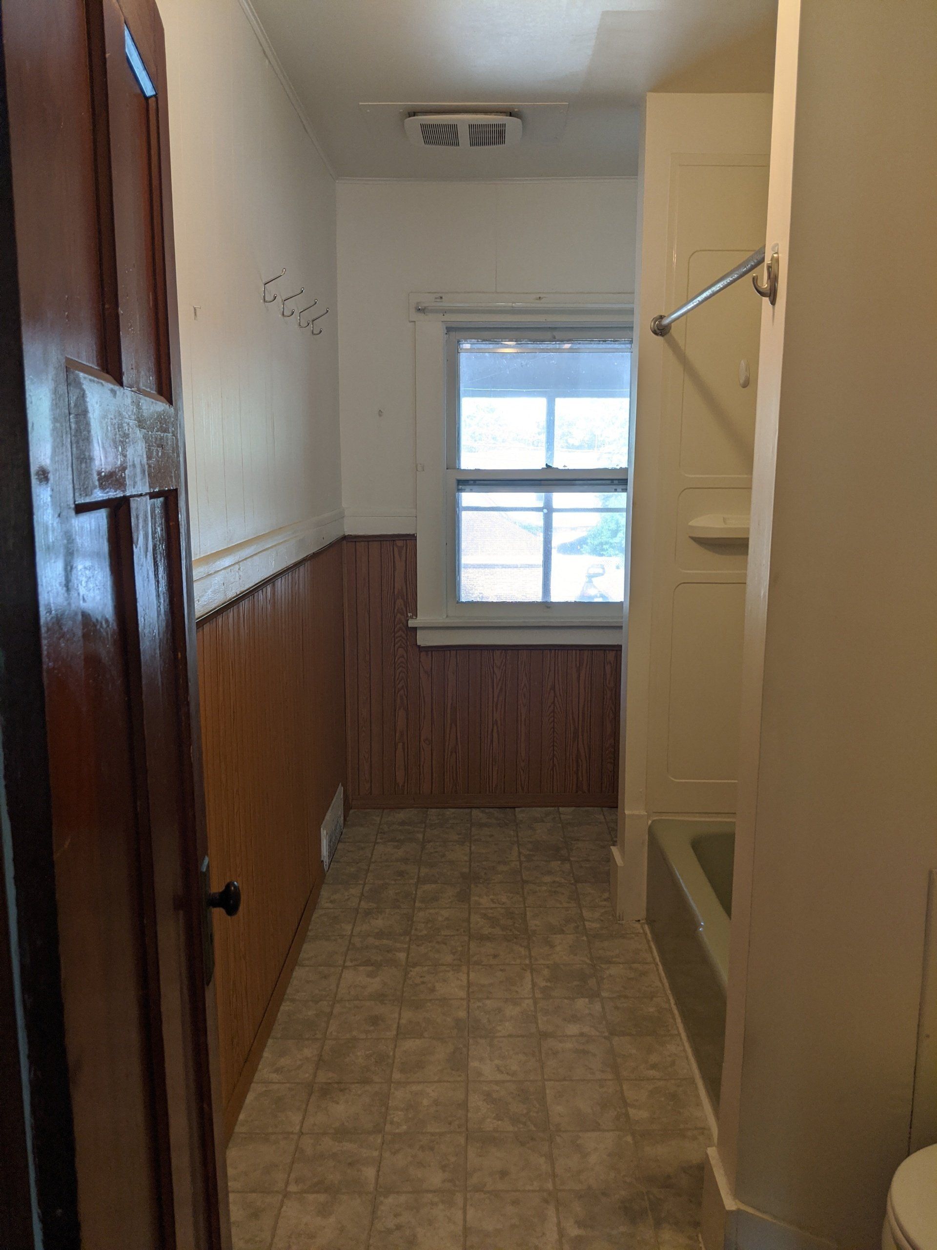 1615 Main St