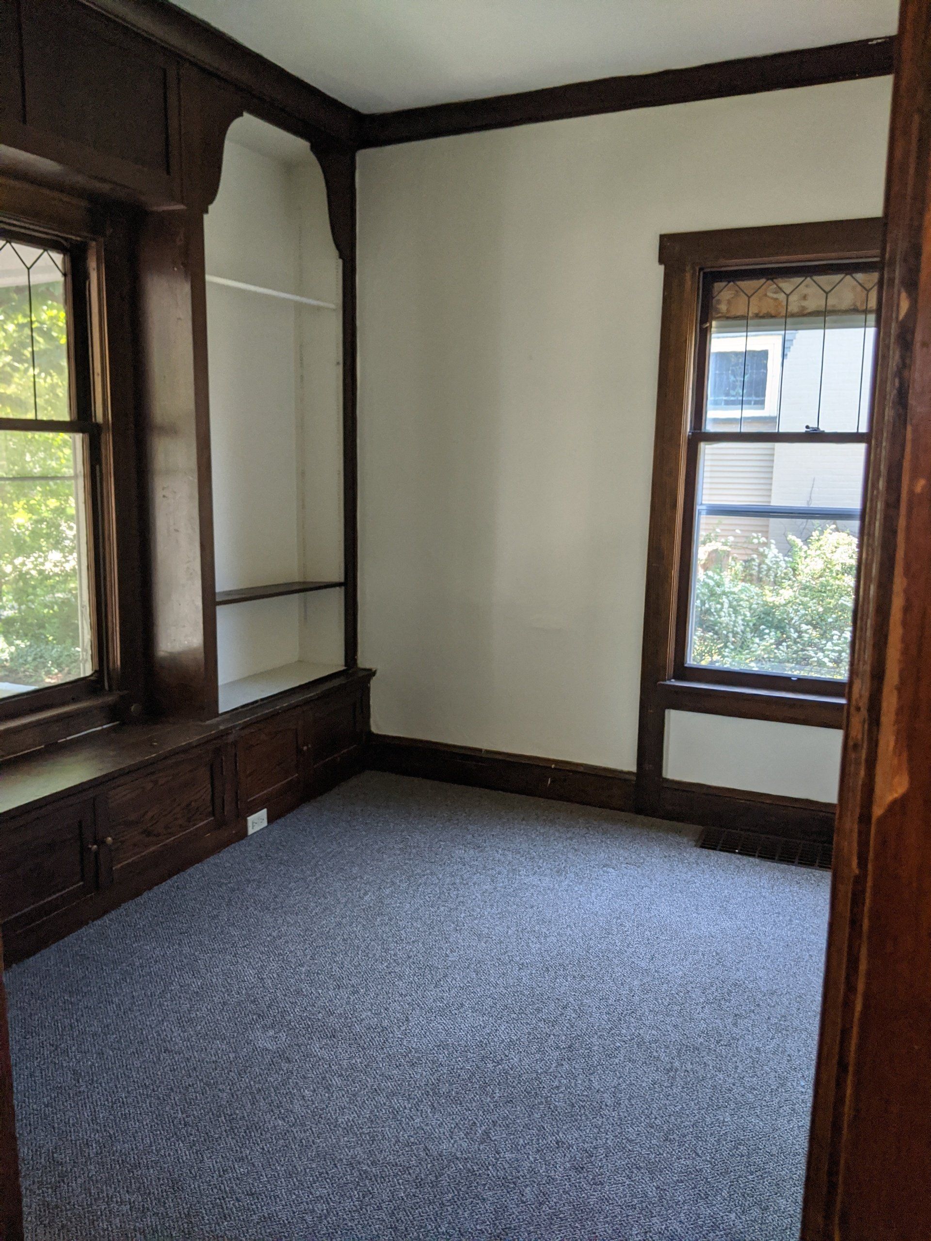 1615 Main St