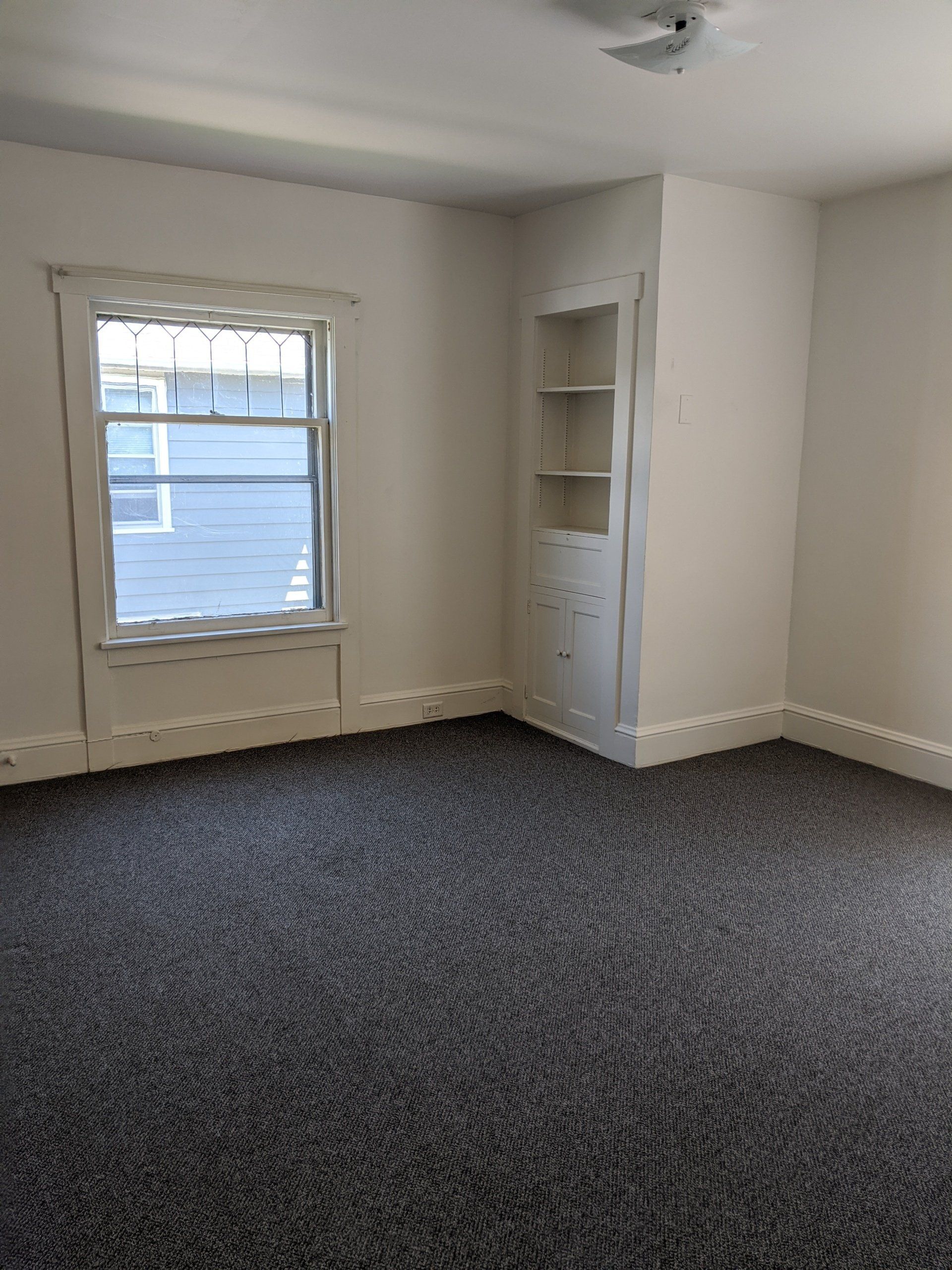 1615 Main St