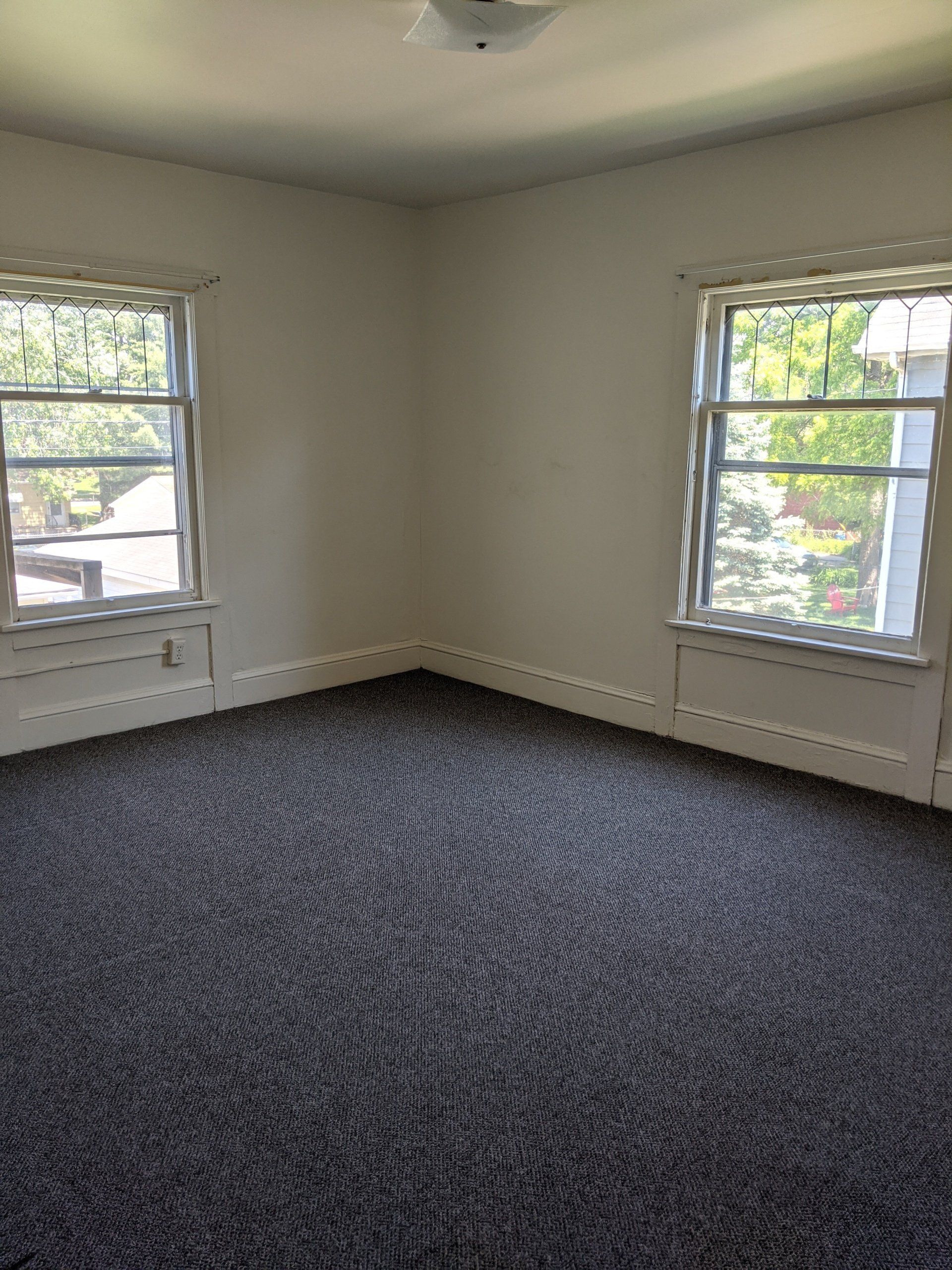 1615 Main St