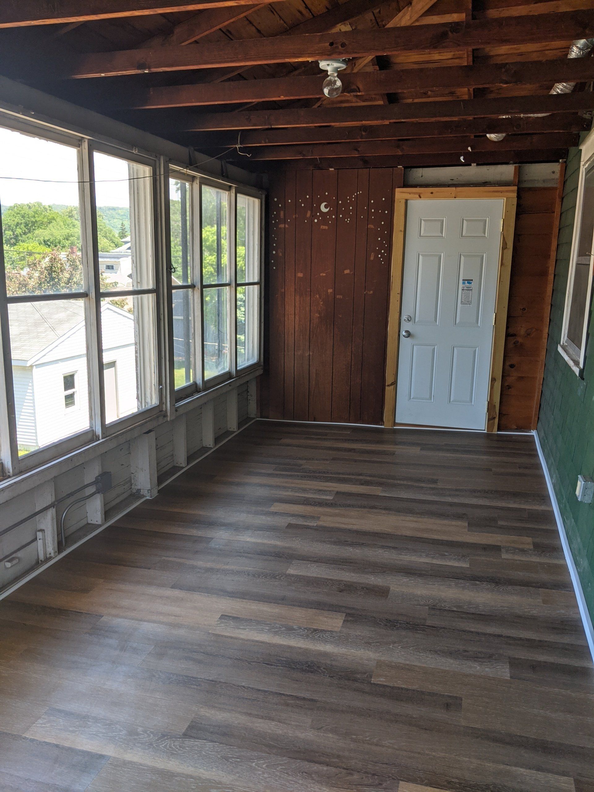 1615 Main St