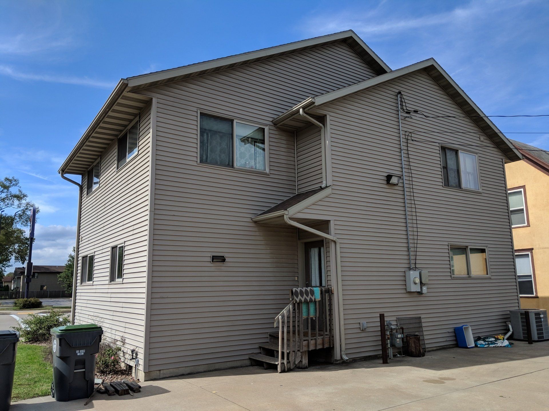 302 West Ave N
