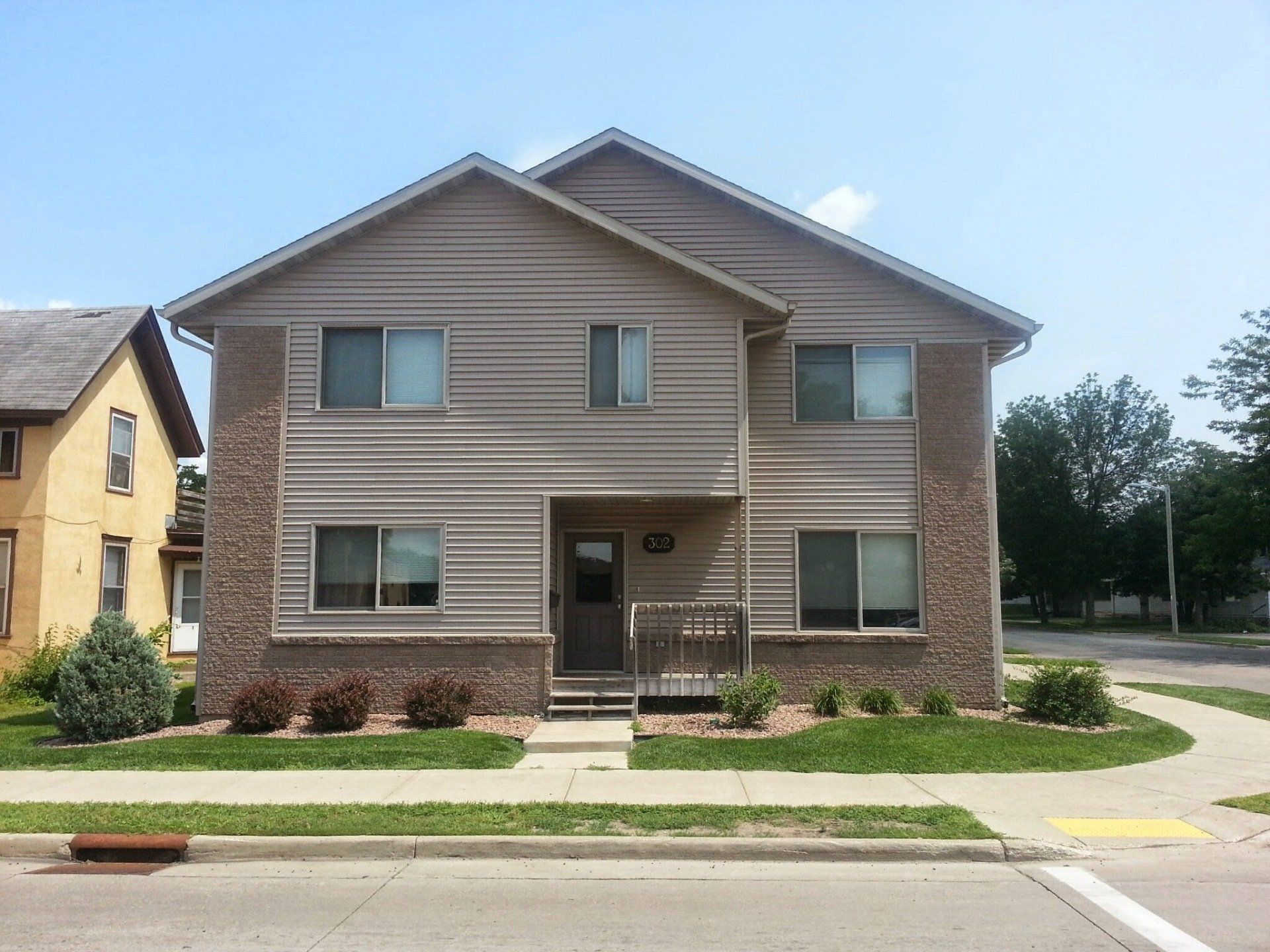 302 West Ave N